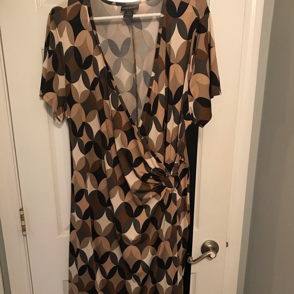 Lane Bryan - Knee length geometric shape dress